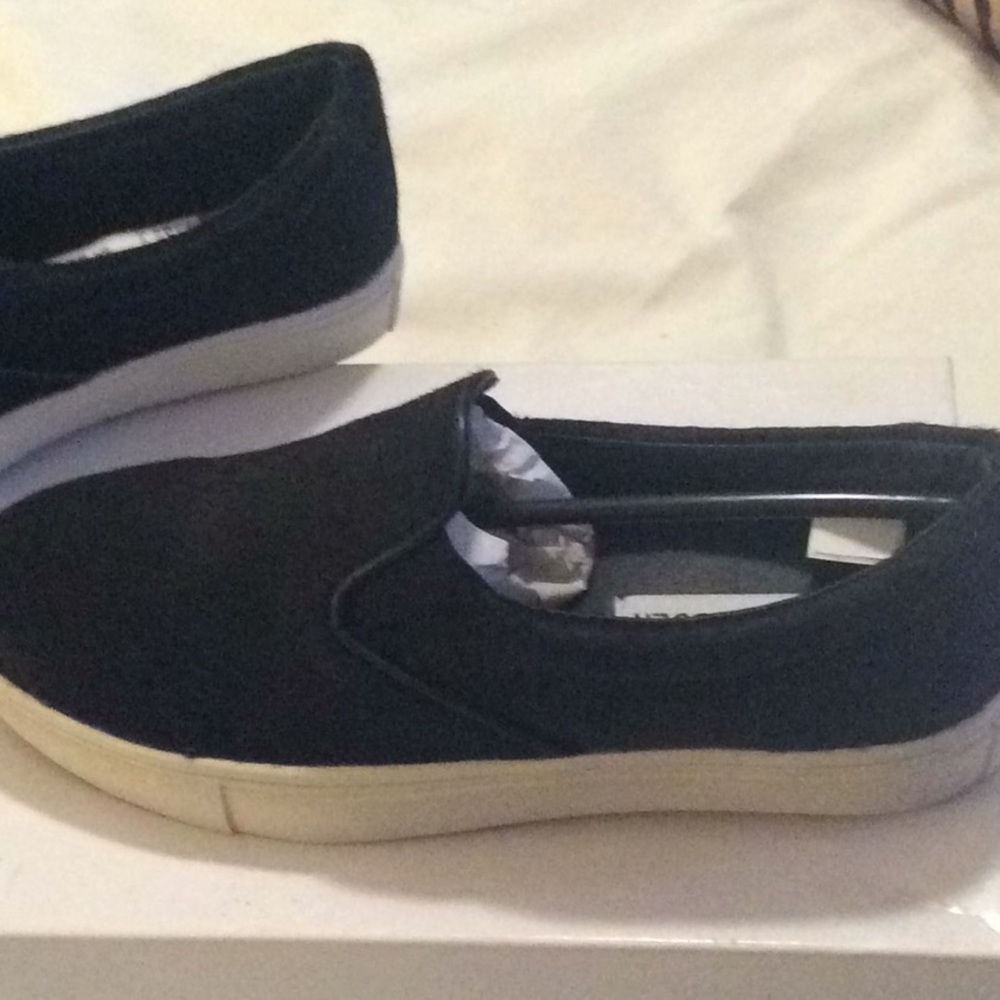 Steve Madden slip ons NWT